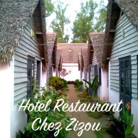 Chez Zizou Manakara Hotel Exterior photo